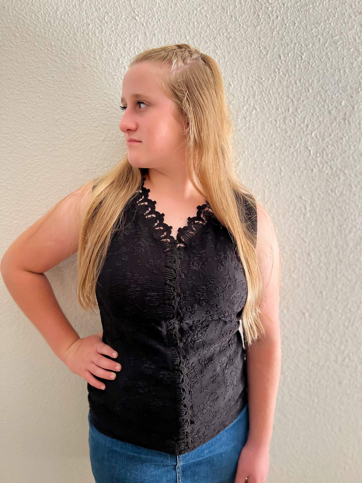 Black Scalloped V Neck Tank